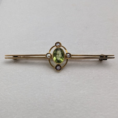 英國古董 15 克拉金綠寶石與珍珠別針胸針