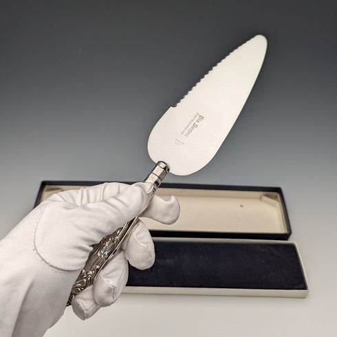 1992 British Vintage Sterling Silver Handle Cake Slicer Boxed Harrison Brothers