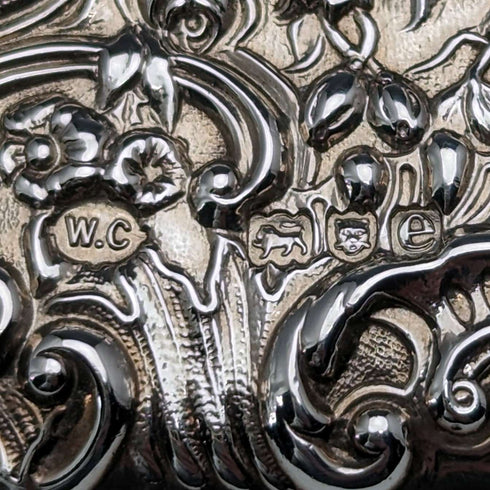 1900年 英国アンティーク 天使彫刻 両開き型 純銀カードケース 117g WILLIAM COMYNS
