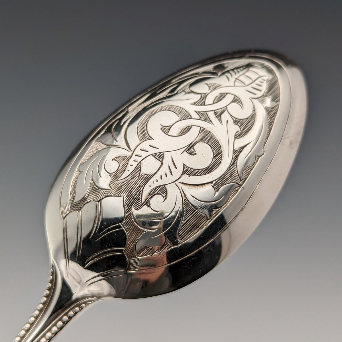 希少 黒入荷！ 1870年頃 英国アンティーク クリスニング シルバープレート製 金属工芸