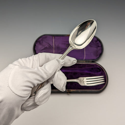 1870年頃 英国アンティーク シルバープレート製 クリスニングセット ケース入