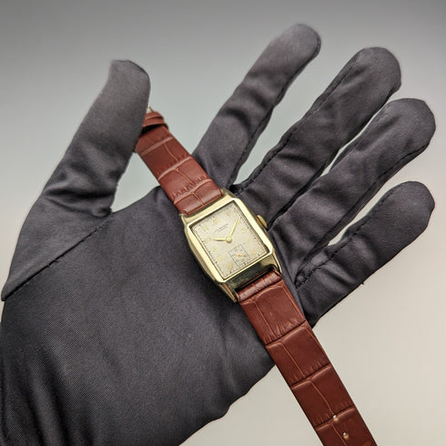 1949 British Vintage Benson K9 solid gold rectan Dennison case mechanical watch in good working order