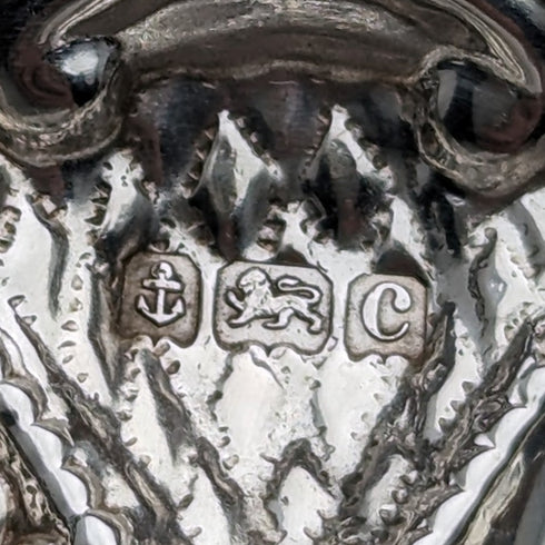 1902年 英国アンティーク 純銀製 花装飾 ディッシュ 43g Walker and Hall