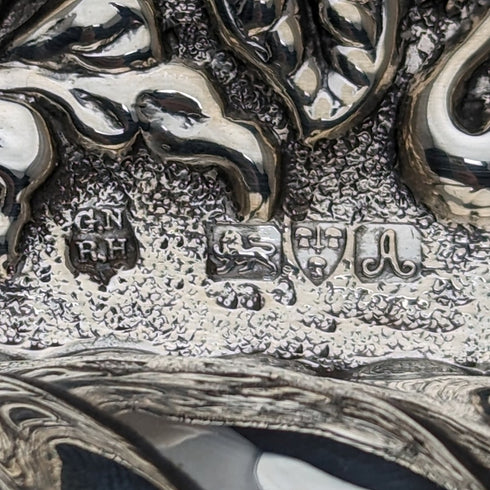 1901 年英國古董純銀浮雕雕刻梳妝台托盤 297 克 George Nathan 和 Ridley Hayes