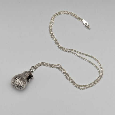 1976 年英國復古純銀梨形吊墜和純銀項鍊