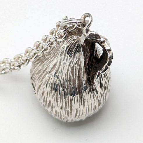 1976 年英國復古純銀梨形吊墜和純銀項鍊