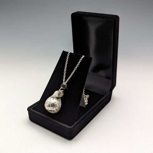 1976 年英國復古純銀梨形吊墜和純銀項鍊