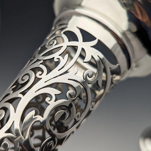 1901年頃 英国アンティーク 純銀製 花瓶ペア ピアス装飾 計312g Josiah Williams