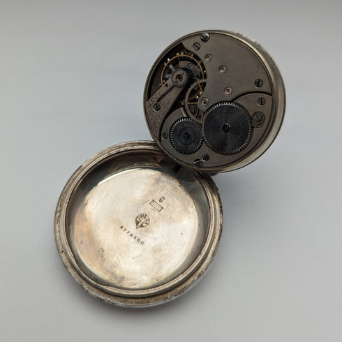 約 1905 年古董歐米茄懷錶銀邊直徑 59 毫米鐵路時鐘工作狀況良好