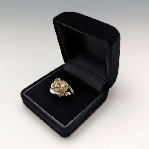 1976 British vintage jewelry rose engraved sterling silver ring