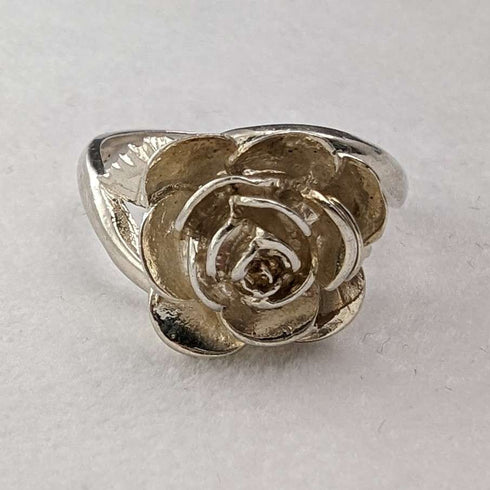 1976 British vintage jewelry rose engraved sterling silver ring