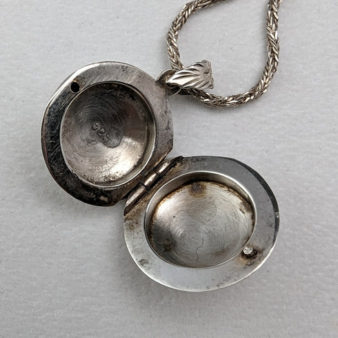 Vintage Sterling Silver Locket Pendant & Sterling Silver Necklace