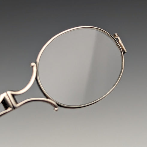 米国アンティーク 純銀製 細密装飾 携帯用折りたたみ式眼鏡 ロニエット