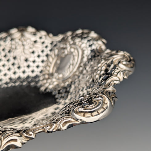 1895 年英國古董純銀花盤 111 克 James Dixon & Sons