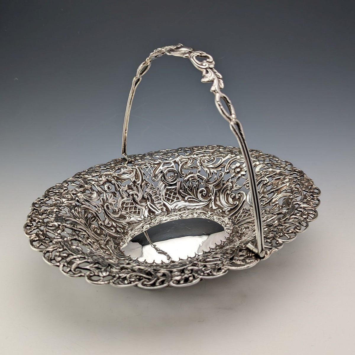 1892年 英国アンティーク 純銀製 ピアス装飾 バスケット 可動ハンドル ...