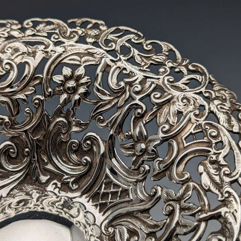 1892 British antique sterling silver basket decorated with pierced earrings, movable handle, 272g, large, Spiers
