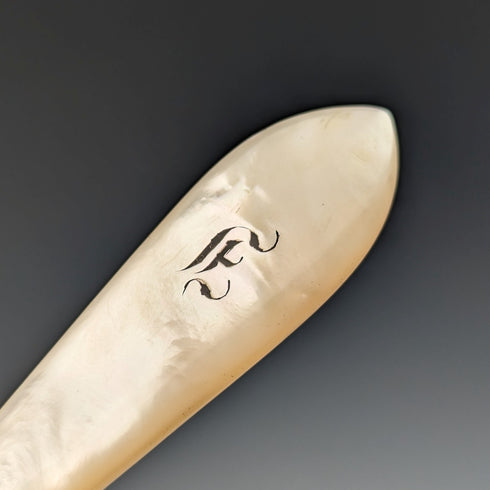 19世紀後半 英国アンティーク 白蝶貝ハンドル フルーツカトラリー6ペアセット トレー入り