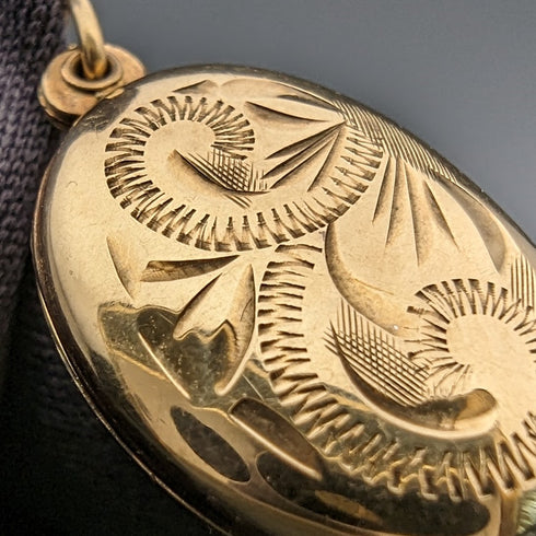 1987 年英國復古 9 克拉黃金橢圓形盒子吊墜項鍊