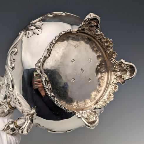 1868 British antique sterling silver teapot 815g Robert Harper