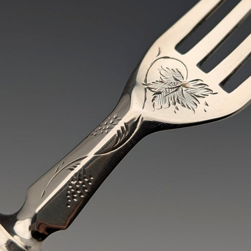 1890 British antique sterling silver dessert cutlery pair 67g Walker & Hall