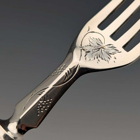 1890 British antique sterling silver dessert cutlery pair 67g Walker & Hall