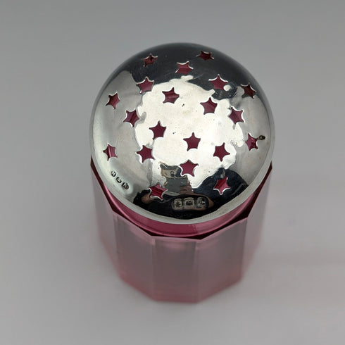 1910年 英国アンティーク クランベリーガラス 純銀蓋 シュガーキャスター Hukin&Heath