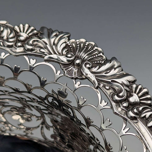 1906 British antique sterling silver footed centre bowl, 745g, Daniel & John Wellby