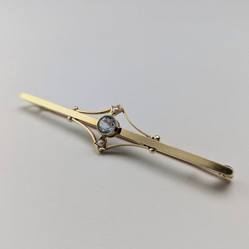 Antique 15ct gold brooch with blue stone and pearl in case