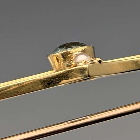 Antique 15ct gold brooch with blue stone and pearl in case