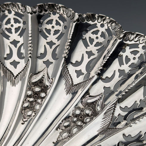 1895 年英國古董純銀貝殼形腿盤 88 克阿特金兄弟