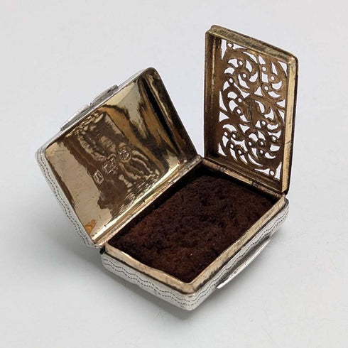 1834 British antique sterling silver vinaigrette with sponge by Edwin Jones