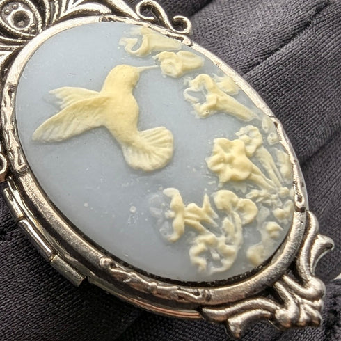 復古蜂鳥浮雕小盒子吊墜項鍊