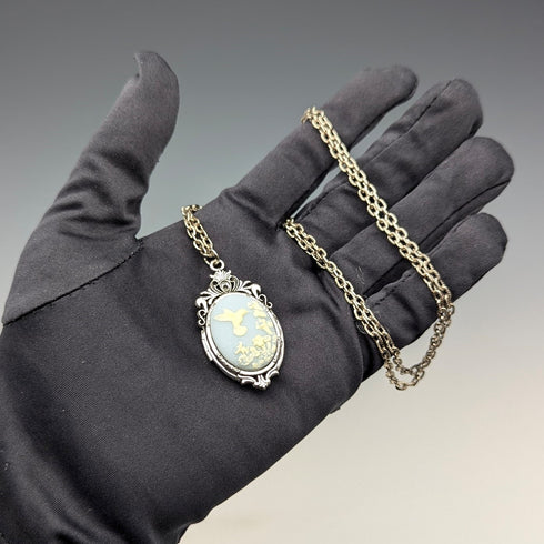 復古蜂鳥浮雕小盒子吊墜項鍊