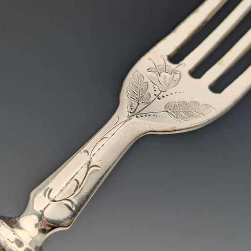 1890 British antique white mother-of-pearl handle dessert cutlery set of 10 in wooden box