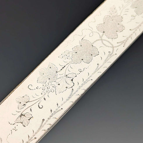 Circa 1890 British antique white mother-of-pearl handle dessert cutlery set of 5.5 in wooden box