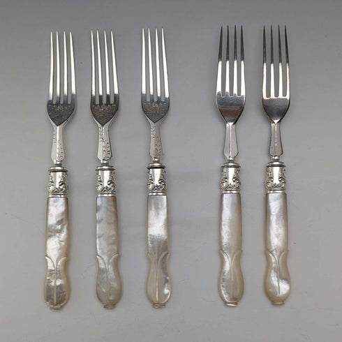 Circa 1890 British antique white mother-of-pearl handle dessert cutlery set of 5.5 in wooden box