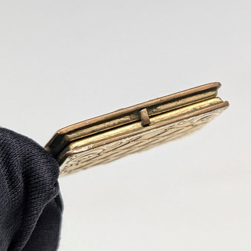 英國復古 14 克拉卷金書形盒式吊墜項鍊