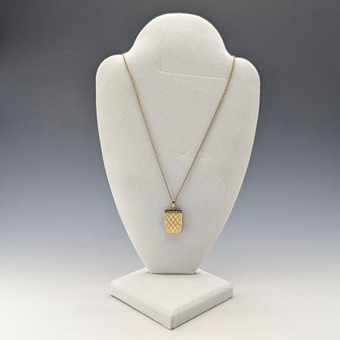 英國復古 14 克拉卷金書形盒式吊墜項鍊