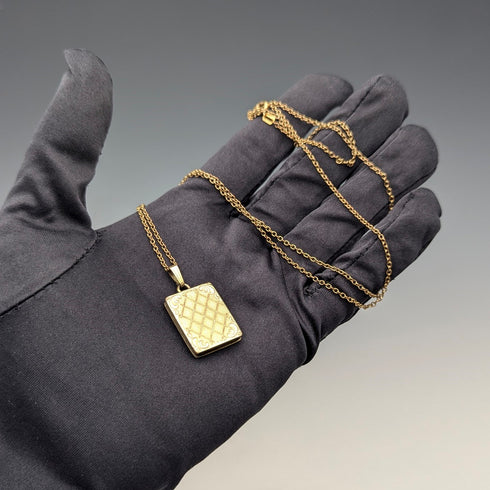 英國復古 14 克拉卷金書形盒式吊墜項鍊