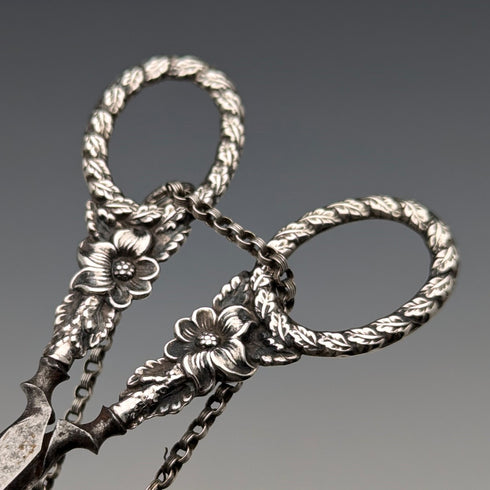 19世紀前半 アンティーク 純銀製シャトレーン ケース付き裁縫ハサミ