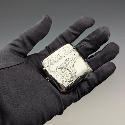 1907 British antique sterling silver Vesta case 31g match case Jones & Crompton