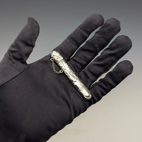 英国ヴィンテージ アール・ヌーヴォー装飾 純銀製ニードルケース