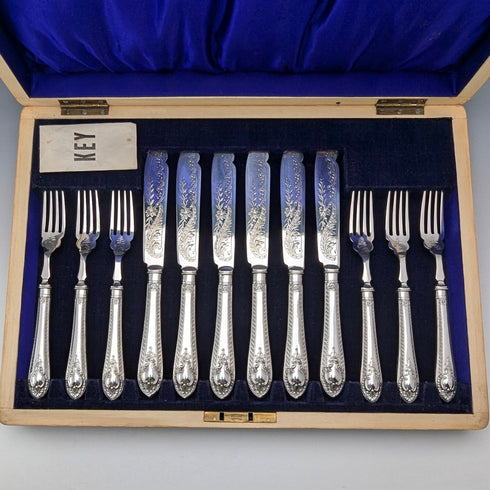 6 pairs of antique British silver plate cutlery from around 1910 in a wooden box