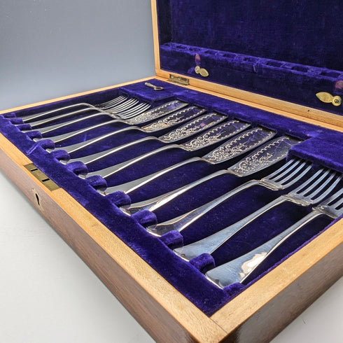 Circa 1900 British antique silver plate fish cutlery set of 6 in wooden box