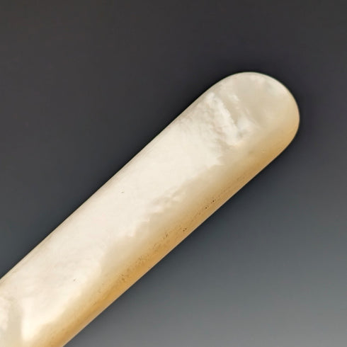 Circa 1903 British Antique White Mother of Pearl Handle Dessert Cutlery Pair of 6 Elkington with Tray