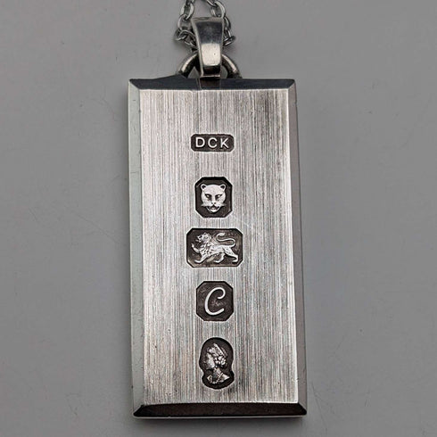 1977 British sterling silver jubilee ingot pendant 35g with necklace