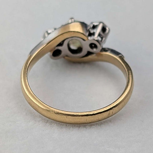 Antique K18 gold ring with opal and diamond (size 8)