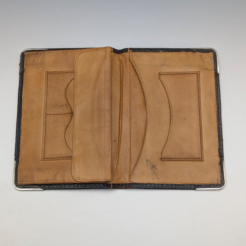 1902 年英國古董純銀裝飾皮革雙折皮夾 PWS