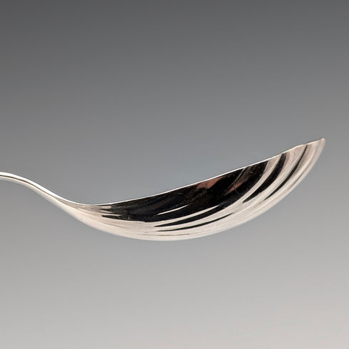 1800 British antique Georgian sterling silver tea caddy spoon