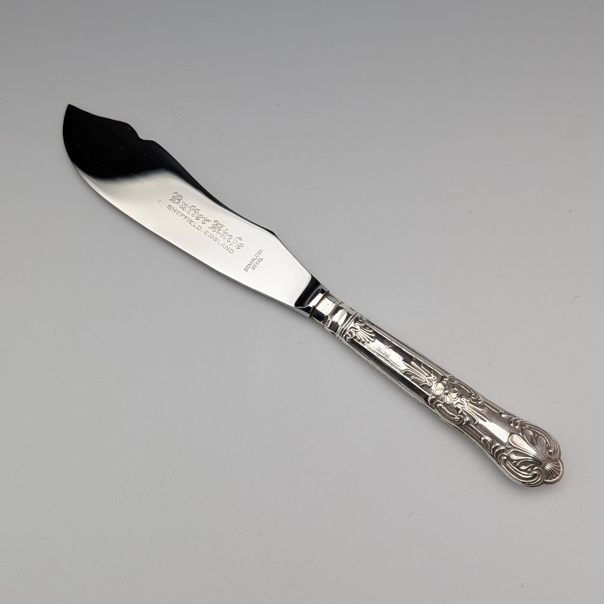 【Harrison Brothers】【純銀ハンドル】チーズ / バターナイフ 1977年 英国ヴィンテージ 純銀ハンドル バターナイフ Harrison